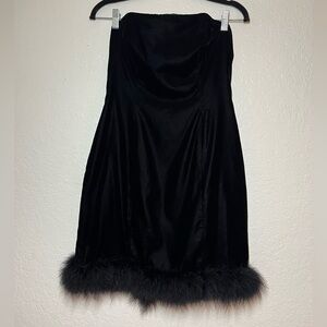 Donna Morgan black velvet boned strapless cocktail dress feather vintage size 6
